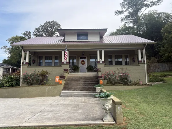 719 College St N, Madisonville, TN 37354