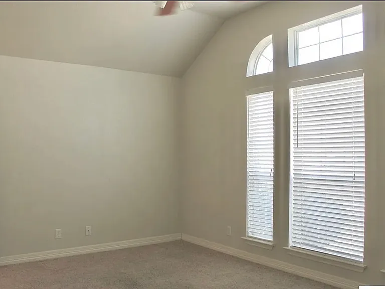 2015 Drawbridge Dr — Photo 10