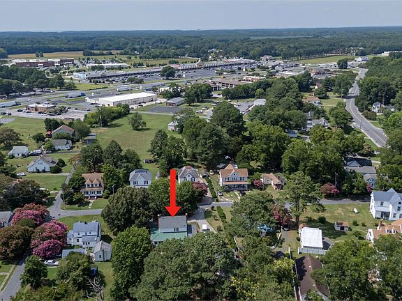 4th image of 20490 Lee St