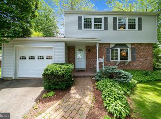 281 Parry Rd, Warminster, PA 18974