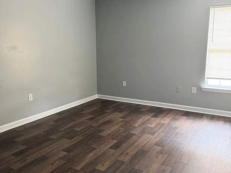 142 Keyport Ct — Photo 6