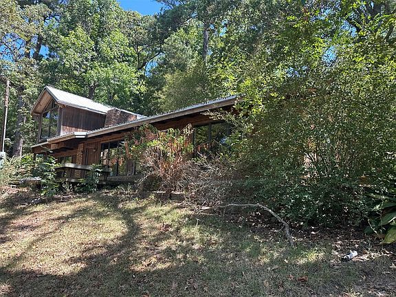 3rd image of 96 Doris Ln