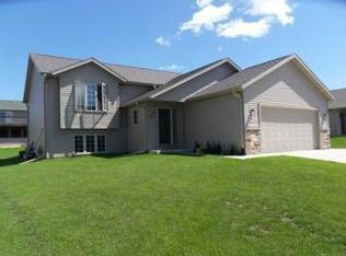 598 Forbrook Ln NW, Rochester, MN 55901