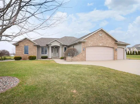 8067 Cavendish Rd, Neenah, WI 54956