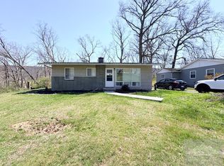 1891 Cherrywood Ln, Bluefield, WV