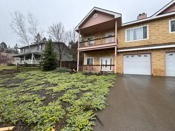 1207 Wild Plum Dr, Klamath Falls, OR 97601