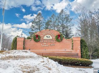 454 Cambridge Dr, Butler, NJ 07405