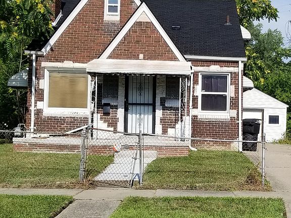 2nd image of 19142 Hawthorne St