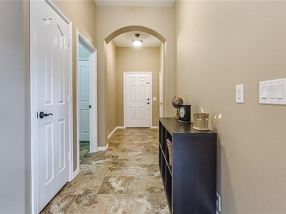 5th image of 1420 Cowtown Dr