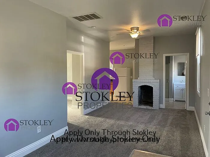 1060 Santa Fe Ave — Photo 2