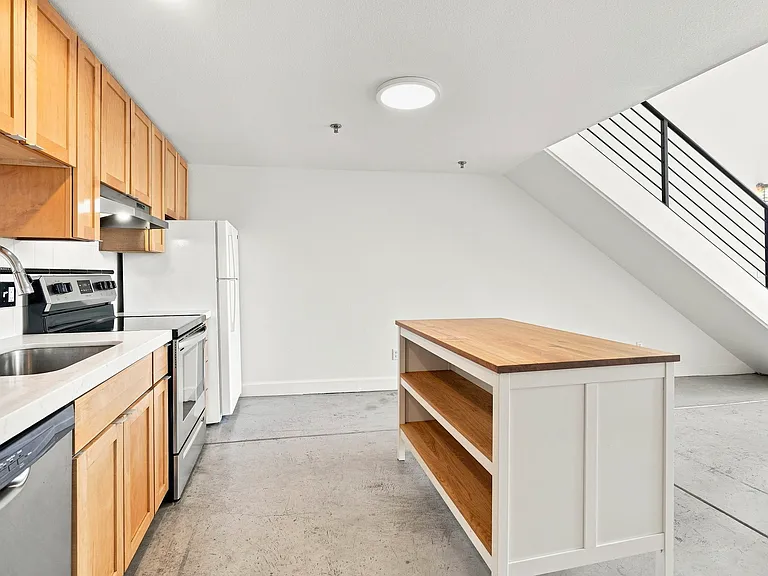 18 Bernice St #101 — Photo 5