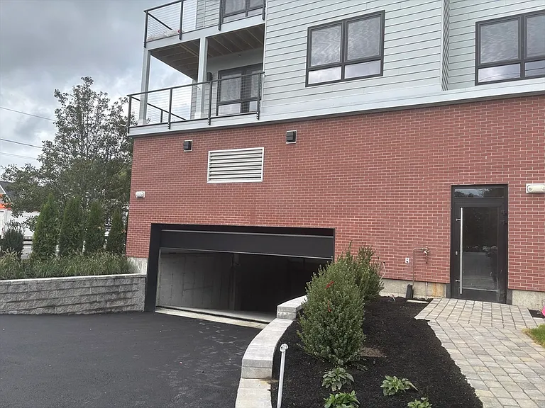 1391 Main St #301 — Photo 29