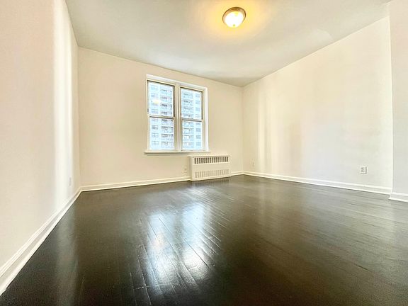 5th image of 300 E 86th St APT 3C
