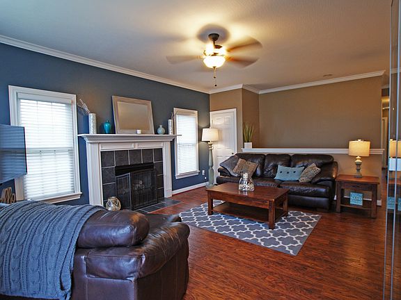 5th image of 28 Timmons Woods Dr