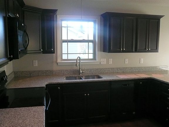 4th image of 617 Slippery Moss Dr