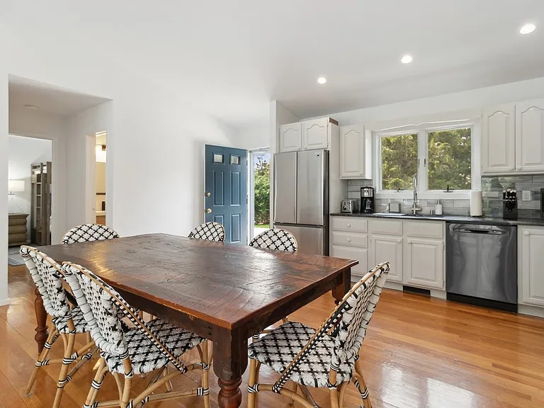 147 Pembroke Dr — Photo 13