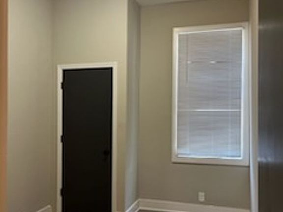 4th image of 1262 S Shelby St #731
