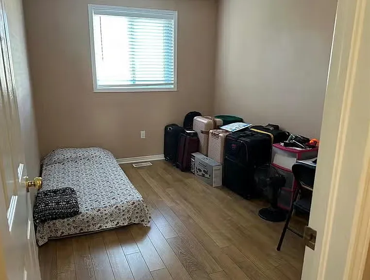 3262 Daytona Ave — Photo 6