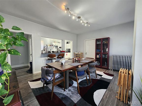 4th image of 607 Beacon St