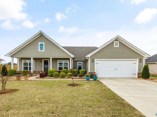 116 Parvin Way Dr, Hazel Green, AL 35750