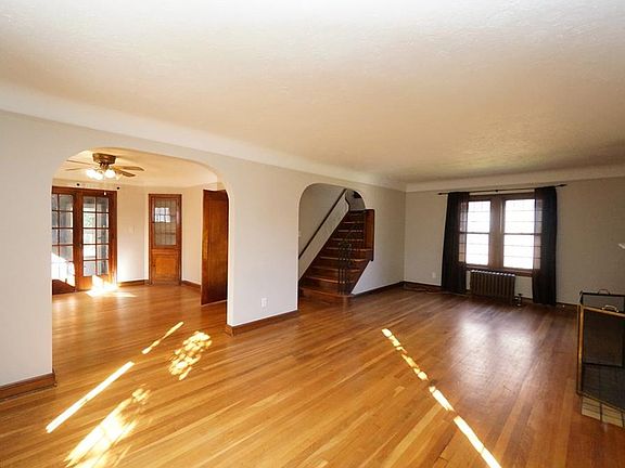 4th image of 3415 Superior Park Dr