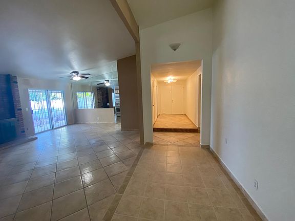 3rd image of 2600 Lourdes Ave