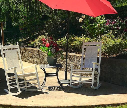 Sitting area off family room