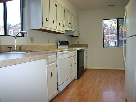 Kitchen- w/new counter tops