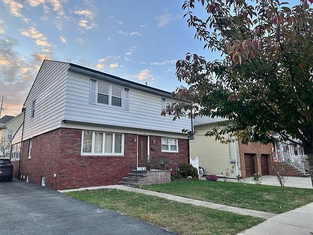 55 Alpine St — Photo 2