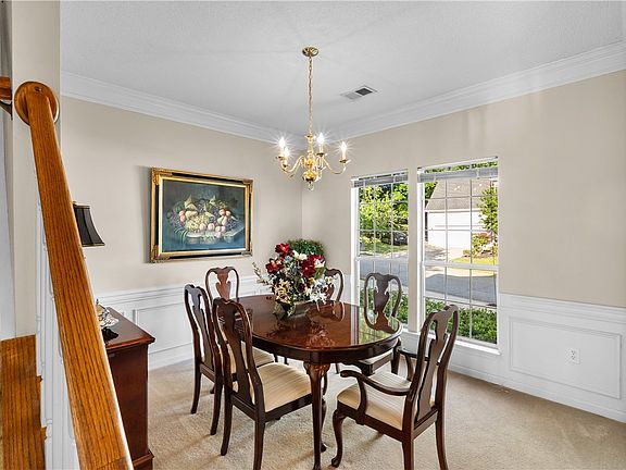 3rd image of 122 Misty Crest Cir