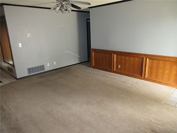 3rd image of 214 Linda Ln