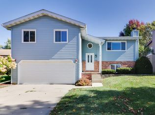 5 Timber View Dr, Bloomington, IL 61701