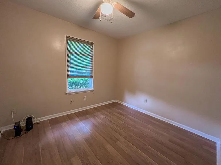 104 Stephen Ct — Photo 12