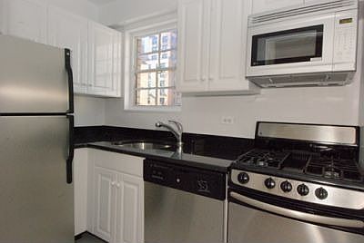 3rd image of 230 E 79th St APT 17B