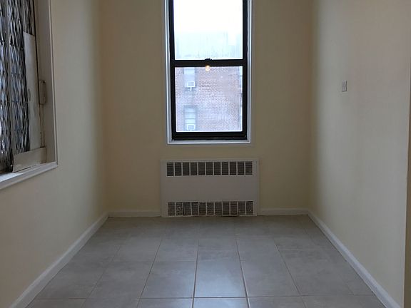 3rd image of 8419 51st Ave APT 6P