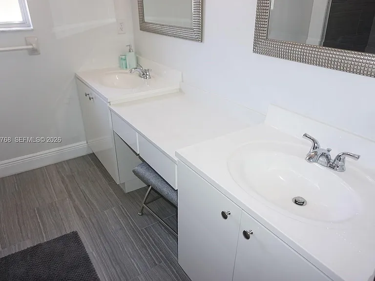 1057 SE 6th Ave — Photo 28