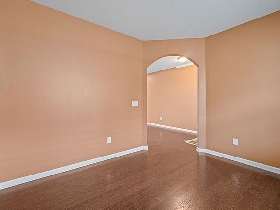 5th image of 7914 Kelburn Ln