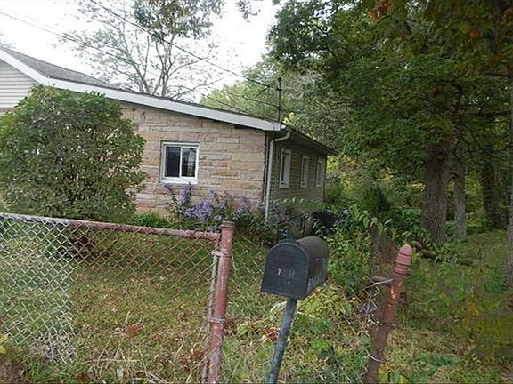 3rd image of 7010 W 127th Pl