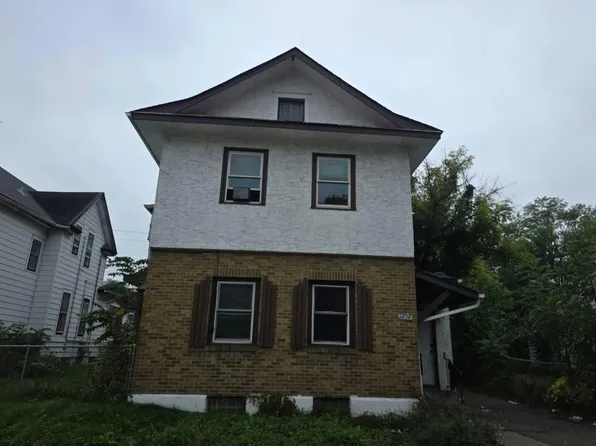 1252 7th St E, Saint Paul, MN 55106
