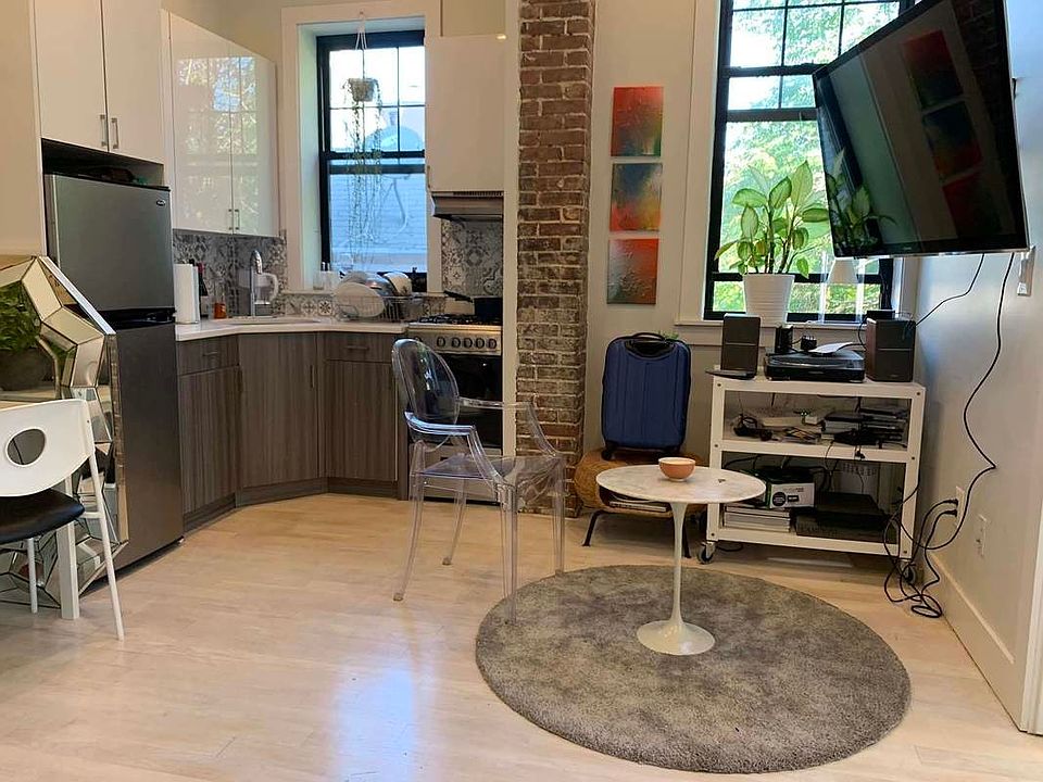 1st image of 186 Quincy St #6A