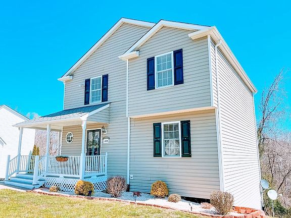 3rd image of 105 Willard Way