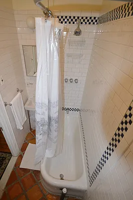 Rented by Universal Realty Group | media 9