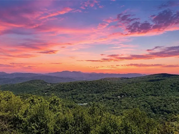 104 Mockingbird Lane, Beech Mountain, NC 28604