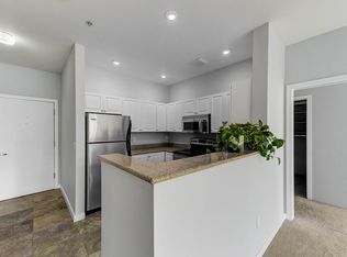 2414 1st Ave APT 704, Seattle, WA 98121