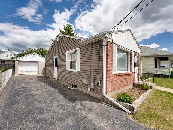 3rd image of 104 Saratoga Ave