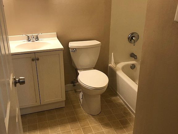 5th image of 1465 Bluebird Dr