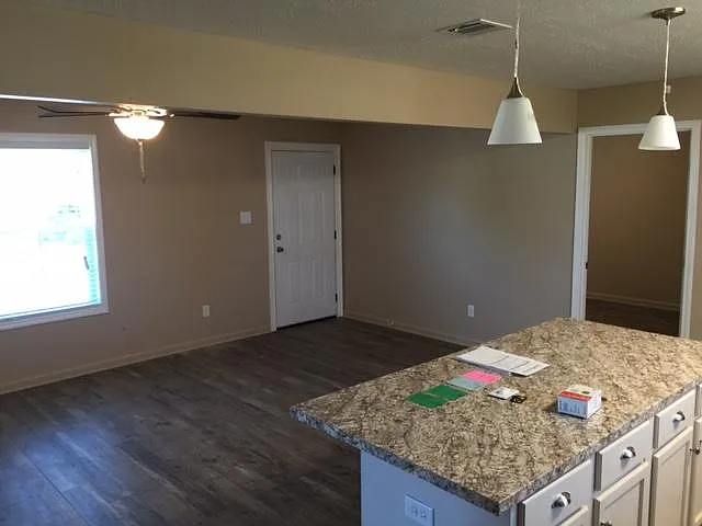 206 Candy Ln — Photo 5