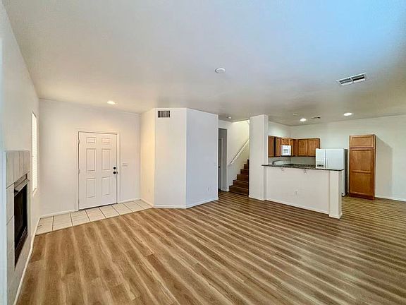 3rd image of 4027 Open Door Dr