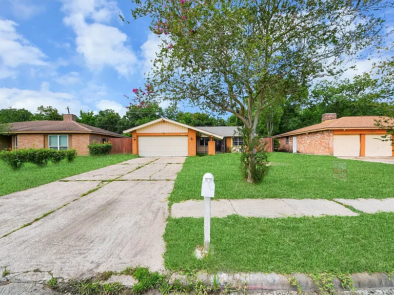 12623 Fern Forest Dr — Photo 33