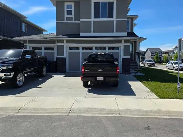 2 N Chelsea Bay, Chestermere, AB T1X 1Z3